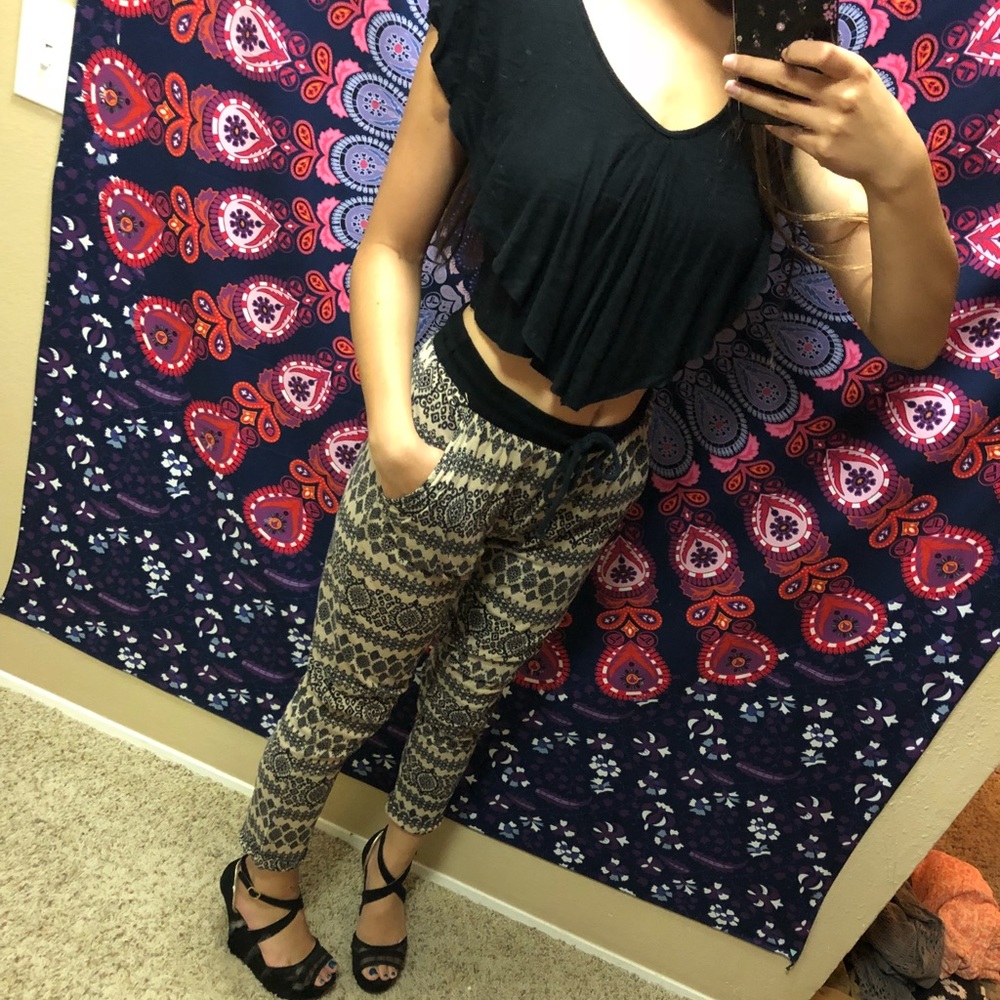 Float black crop top